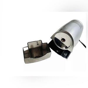 STAPLES ELECTRIC PENCIL SHARPENER (MINT CONDITION) GREAT FOR HOME/WORK/SCHOOL